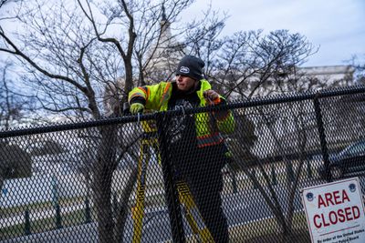 Security fence to go up at Capitol for State of the Union - Roll Call
