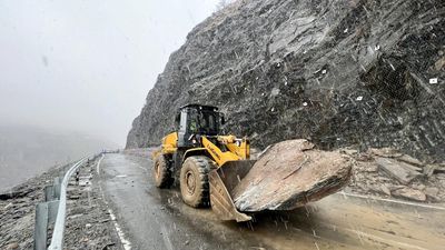 Traffic on Jammu-Srinagar Highway suspended due to multiple landslides