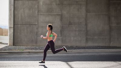 What to eat before running, according to an expert