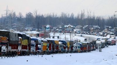 Weather Alert: Landslides due to rains, snowfall block Jammu-Srinagar National Highway