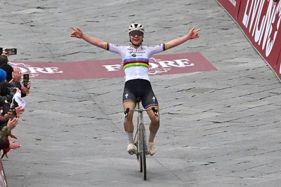 Lotte Kopecky storms to Strade Bianche victory with stinging attack
