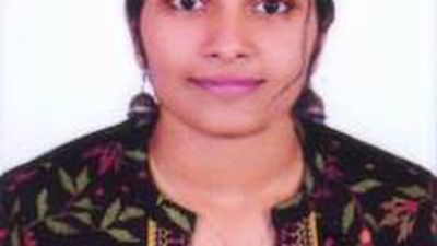Chikkamagaluru girl emerges topper with 10 gold medals for UAS-B convocation
