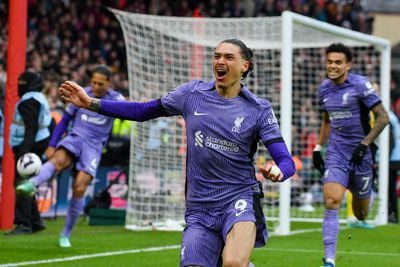 Núñez Liverpool’s hero after stoppage-time strike floors Nottingham Forest