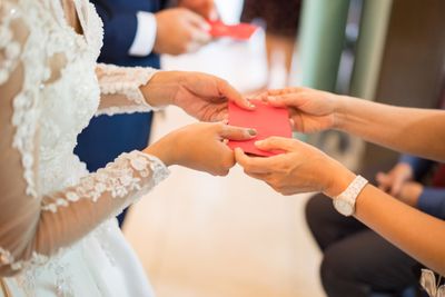 How to Write a Check for a Wedding Gift