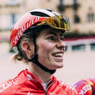 Demi Vollering: Cycling Powerhouse