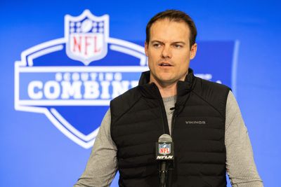 Vikings coach Kevin O’Connell playfully roasted Tom Brady over his recent 40-yard dash improvement