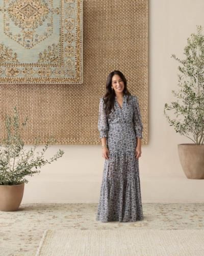 Joanna Gaines Showcases Stylish Wide-Leg Jeans For Spring Wardrobe Update