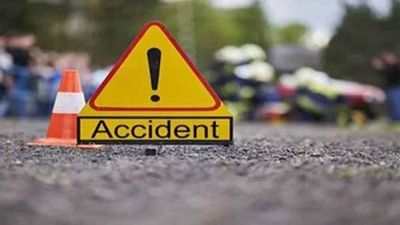 Delhi: 3 killed, 4 injured in truck-car collision on Badarpur flyover