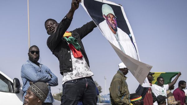 Hundreds protest in Senegal to demand speedy elections