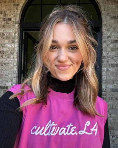 Sadie Robertson Stuns In Elegant Black And Vibrant Pink Outfit