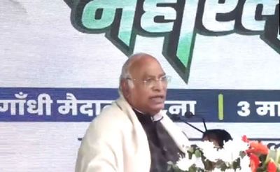 "PM Modi is Jhooton Ka Sardar," says Mallikarjun Kharge; vows to fight for "country's democracy"