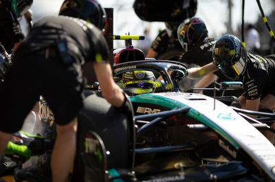 Hamilton: Mercedes F1 team now in "building process"