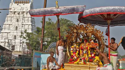 Kalyana Venkateswara rides Kalpavriksha, Sarvabhoopala Vahanam