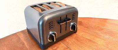 Cuisinart CPT-180 4-Slice Classic Metal Toaster review
