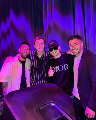 Lionel Messi's Relaxing Moments With Friends