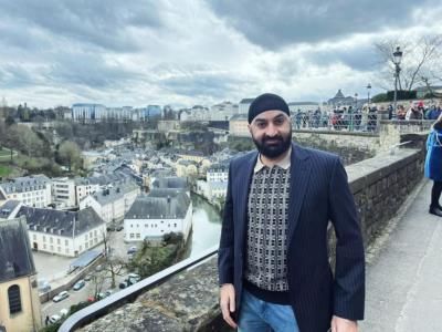 Monty Panesar's Leisurely Stroll Through The City Streets