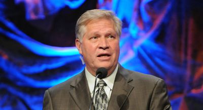 The sports world mourned the death of longtime ESPN NFL reporter Chris Mortensen