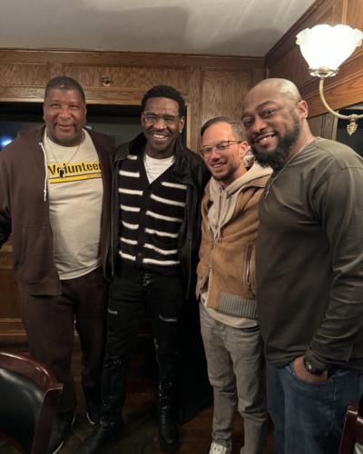 Michael Irvin Enjoys Dinner Gathering With Friends