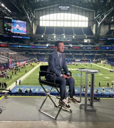 Ian Rapoport's Stylish And Confident Football Stadium Moment