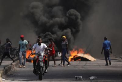 Haiti Telecoms Restored Amid Violence, Inmates Escape