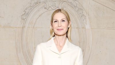 Kelly Rutherford inspires us to keep a white color scheme interesting with this designer-approved trick