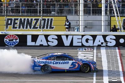 NASCAR Cup Las Vegas: Larson sees off Reddick for first win of the season