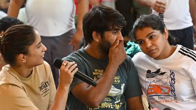 Delhi HC asks Centre, WFI to reply to wrestlers' plea against federation elections