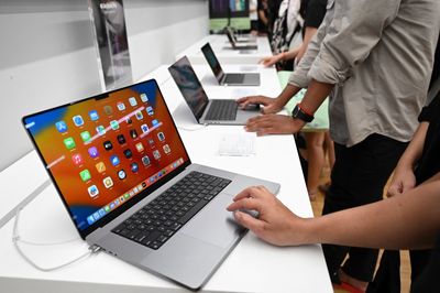 Tech News Now: New MacBooks, Apple's antitrust fine, and more