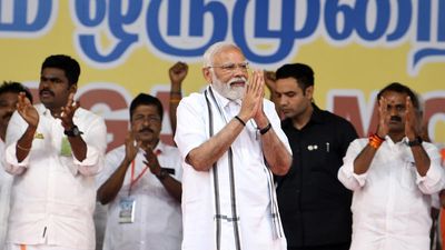 I will not allow DMK to loot money meant for the people: Modi