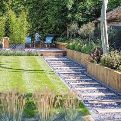How to level a lawn - an easy guide to get rid of lumps, dips and slopes