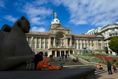 Budget Crisis Forces UK's Birmingham Towards Service Cuts, Tax Hikes