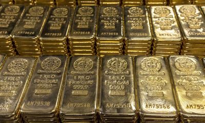 Price of gold hits record high amid geopolitical tensions and investor jitters