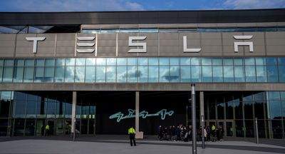 Tesla slams Australian auto lobby