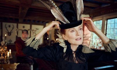 Mary & George review – Julianne Moore has ludicrously good fun in 17th-century raunchfest