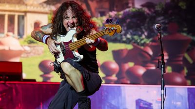 Iron Maiden’s Steve Harris wants to write an autobiography: “It’s just a question of time.”