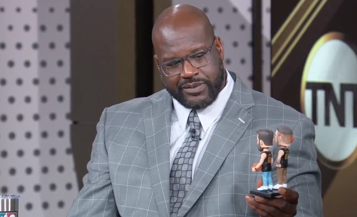 Shaq Hilariously Broke a Travis KelceJason Kelce…