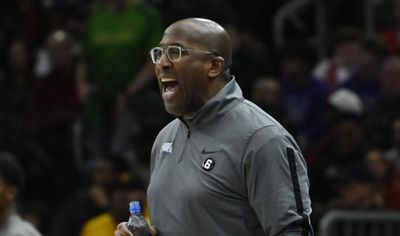 Kings coach Mike Brown on tough emotions after Bulls comeback win