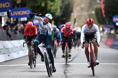 Tirreno-Adriatico: Phil Bauhaus wins crash-marred sprint on stage 3