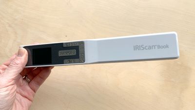 IRIScan Book 5 document and book scanner review
