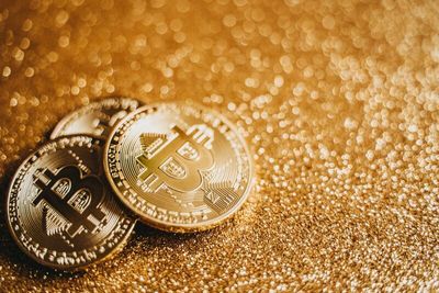 2 'Anti-Fed' ETFs to Consider as Bitcoin, Gold Rise to Record Highs