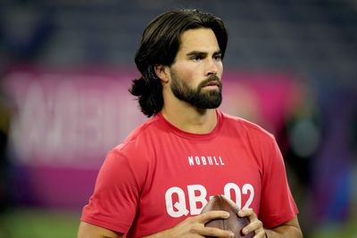 Pro Football Hall of Famer Was Captivated by QB’s Good Looks at NFL Combine