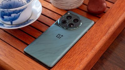 Latest OnePlus 12 patch improves its zoomed camera experience