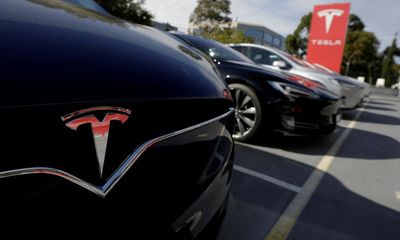 Tesla quits major Australian auto lobby over its ‘false claims’ about government’s clean car policy