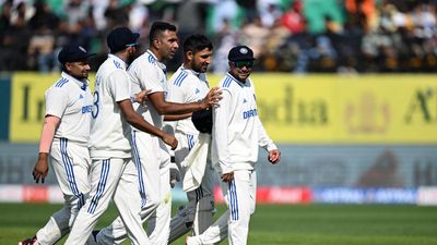 IND vs ENG 5th Test: Kuldeep-led Indian bowlers leave England in tailspin