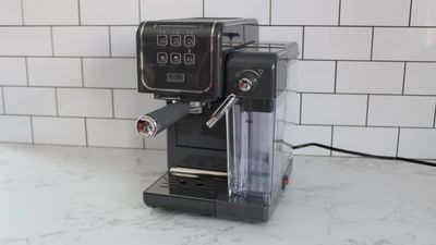 Mr. Coffee One-Touch CoffeeHouse+ review: a beginner-friendly espresso machine