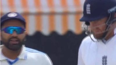 'Isko toh kuch bhi daal': Another Rohit Sharma stump-mic quip goes viral during Dharamsala Test. Watch