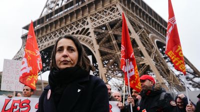 Major French union threatens public sector strike during Paris Oympics
