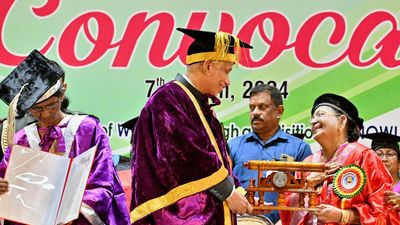 SPMVV honourary doctorate for playback singer P. Suseela
