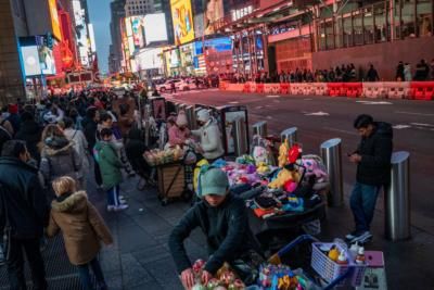 U.S. Household Wealth Reaches Record High Amid Booming Stocks