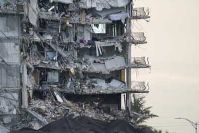 Faulty Support Columns And Pool Deck Led To Condo Collapse